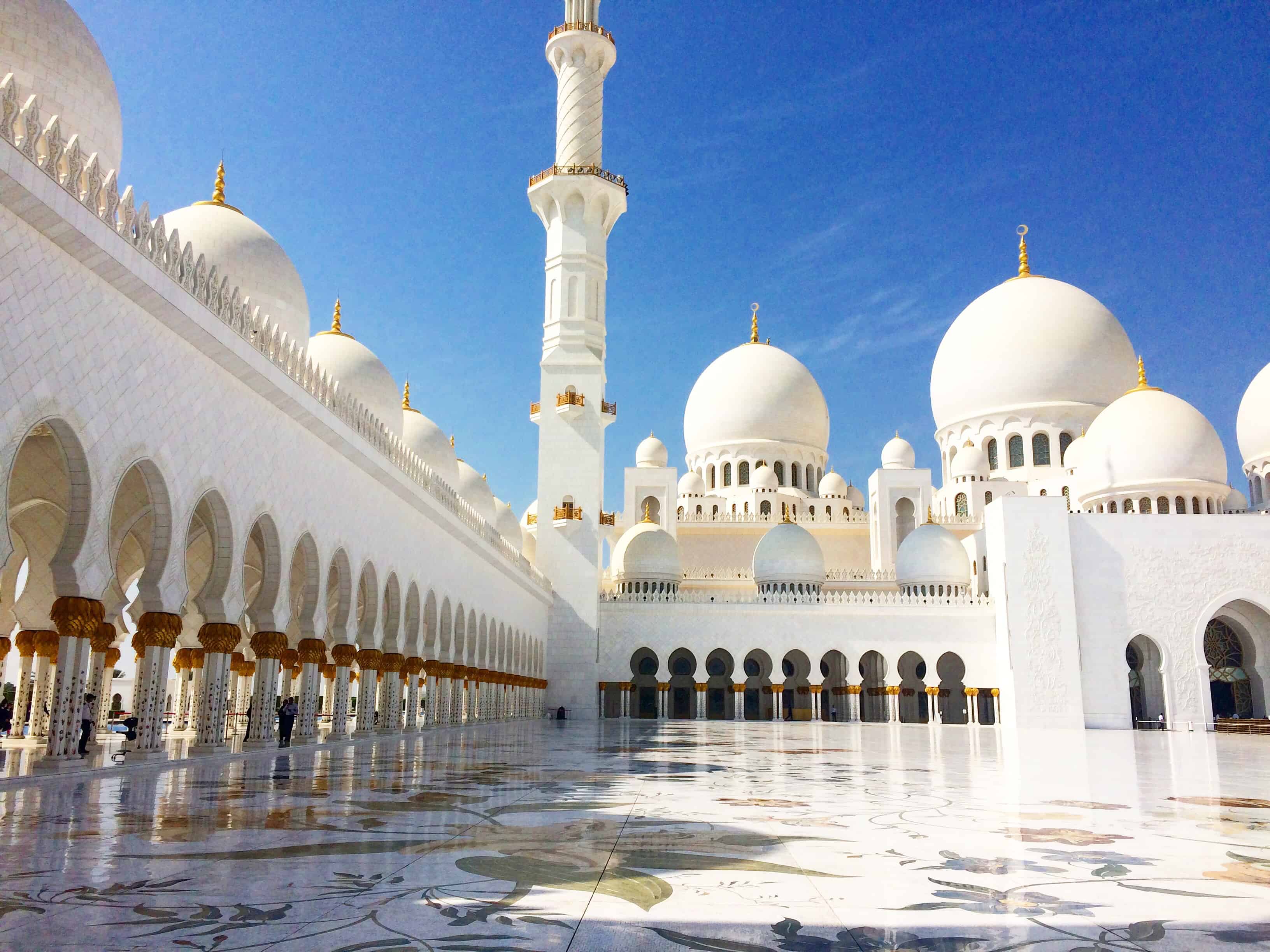 Visiting Sheikh Zayed Grand Mosque In Abu Dhabi From Dubai