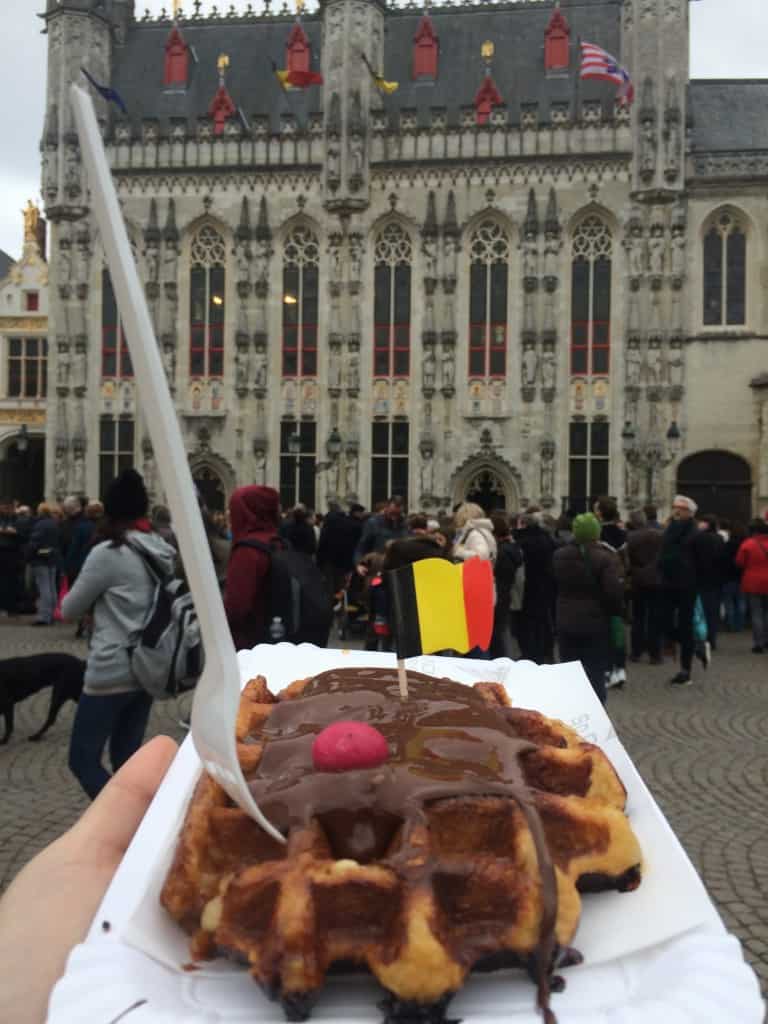 3 days in Belgium, Waffle in Bruges by City Hall