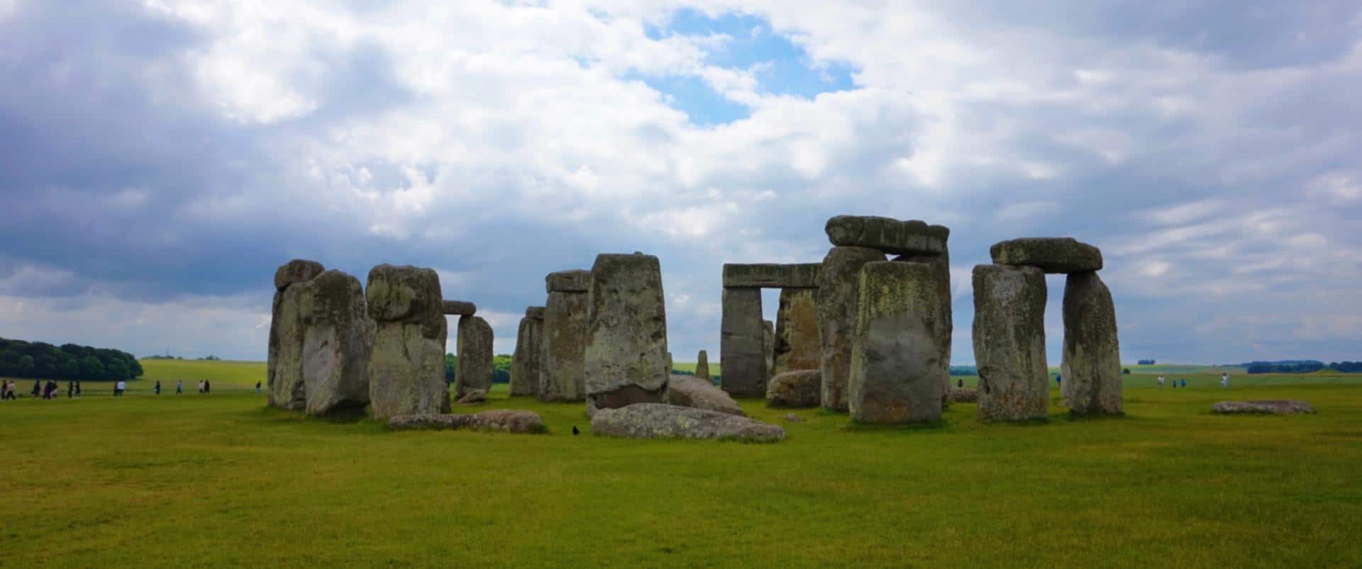 Day trip to Stonehenge and bath from London
