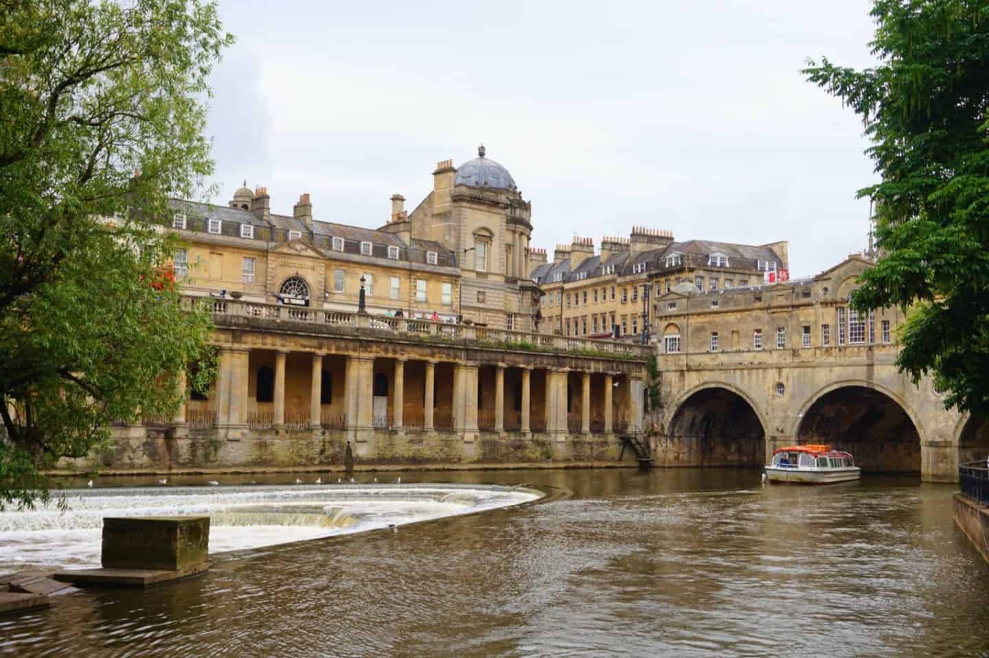 Bath river and old buildings | Bath Day trip from London by train