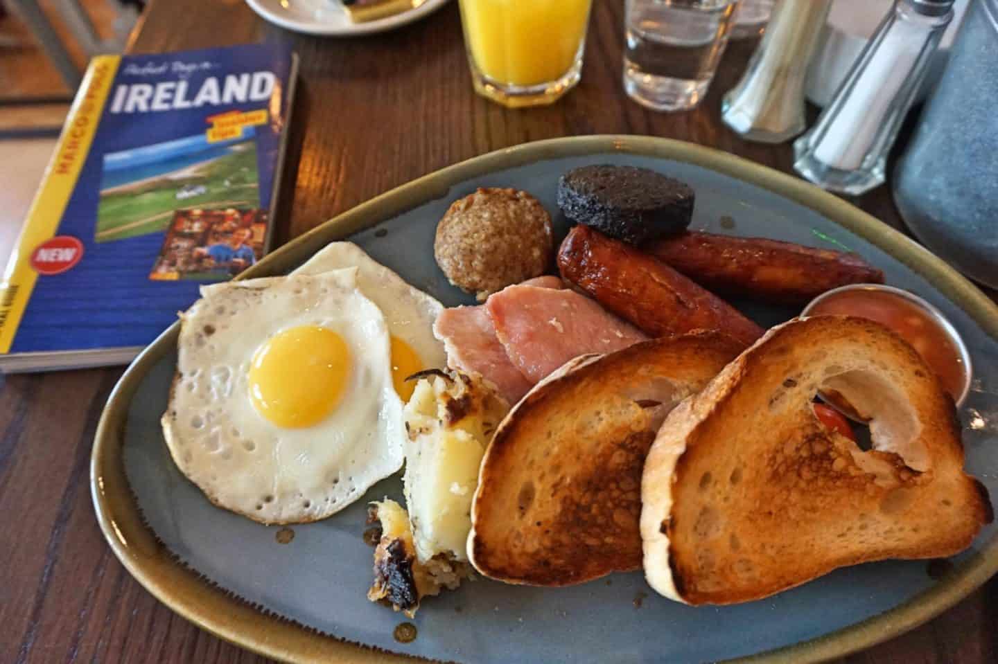 The Wandering Quinn Travel Blog what to do in Limerick, The Buttery Full irish breakfast limerick