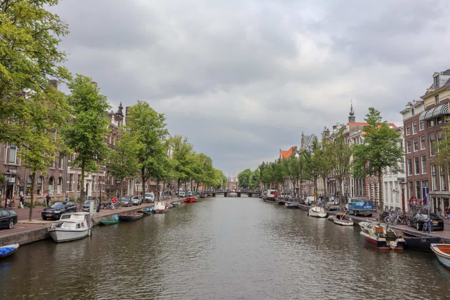 Amsterdam Central to Rijksmuseum, Amsterdam canal