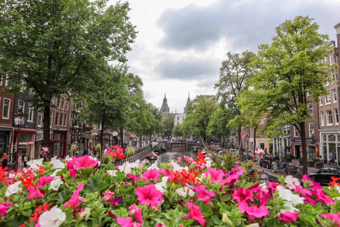 Amsterdam Central to Rijksmuseum, Amsterdam canal