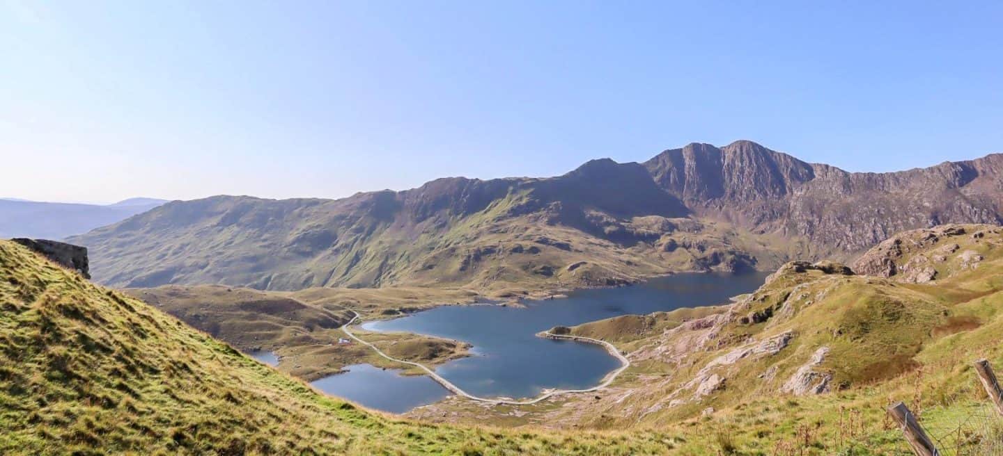 The Wandering Quinn Travel Blog Climbing Snowdon from Pen Y Pass Snowdon