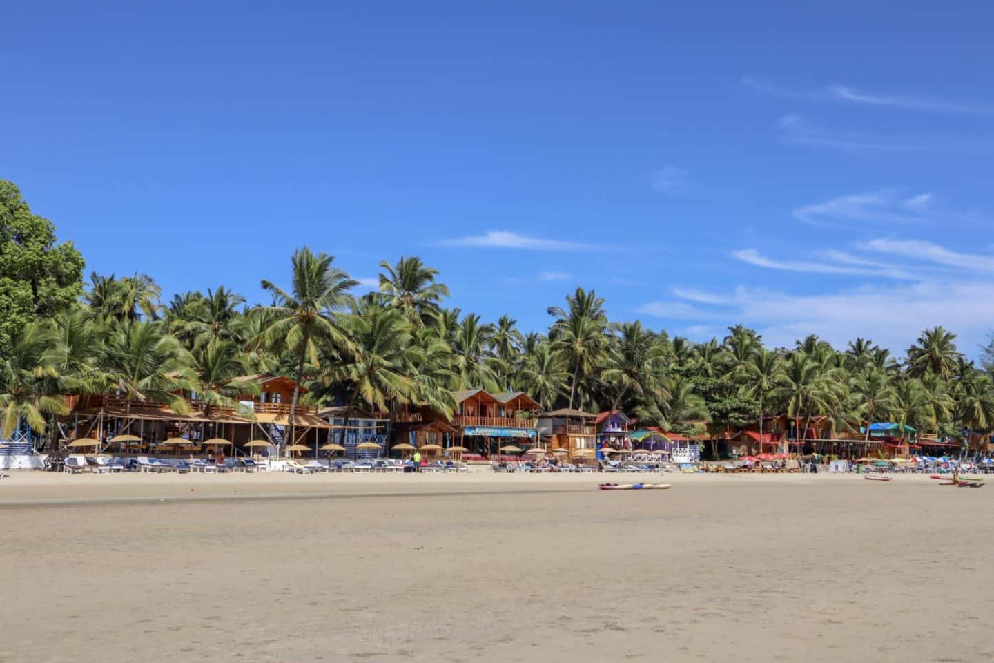 2 week south india itinerary, Palolem Beach with blue sky Goa 