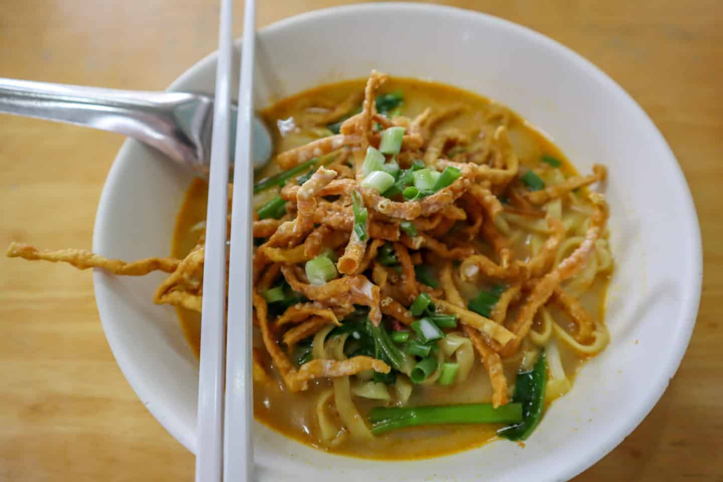 khan soi thai food | backpacking checklist