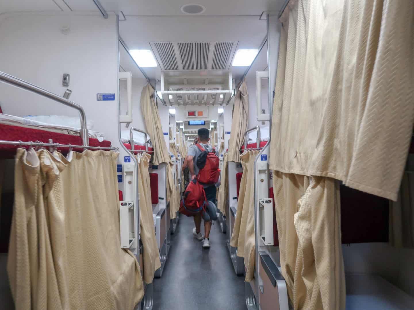 2 weeks in Thailand, bangkok to chiang mai overnight train