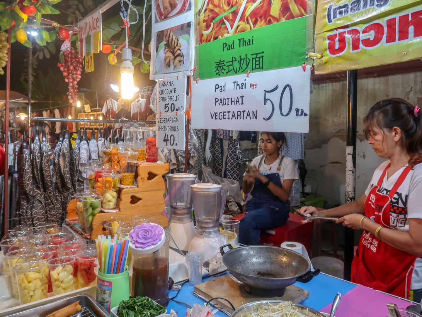 best things to do in Chiang Mai, street food