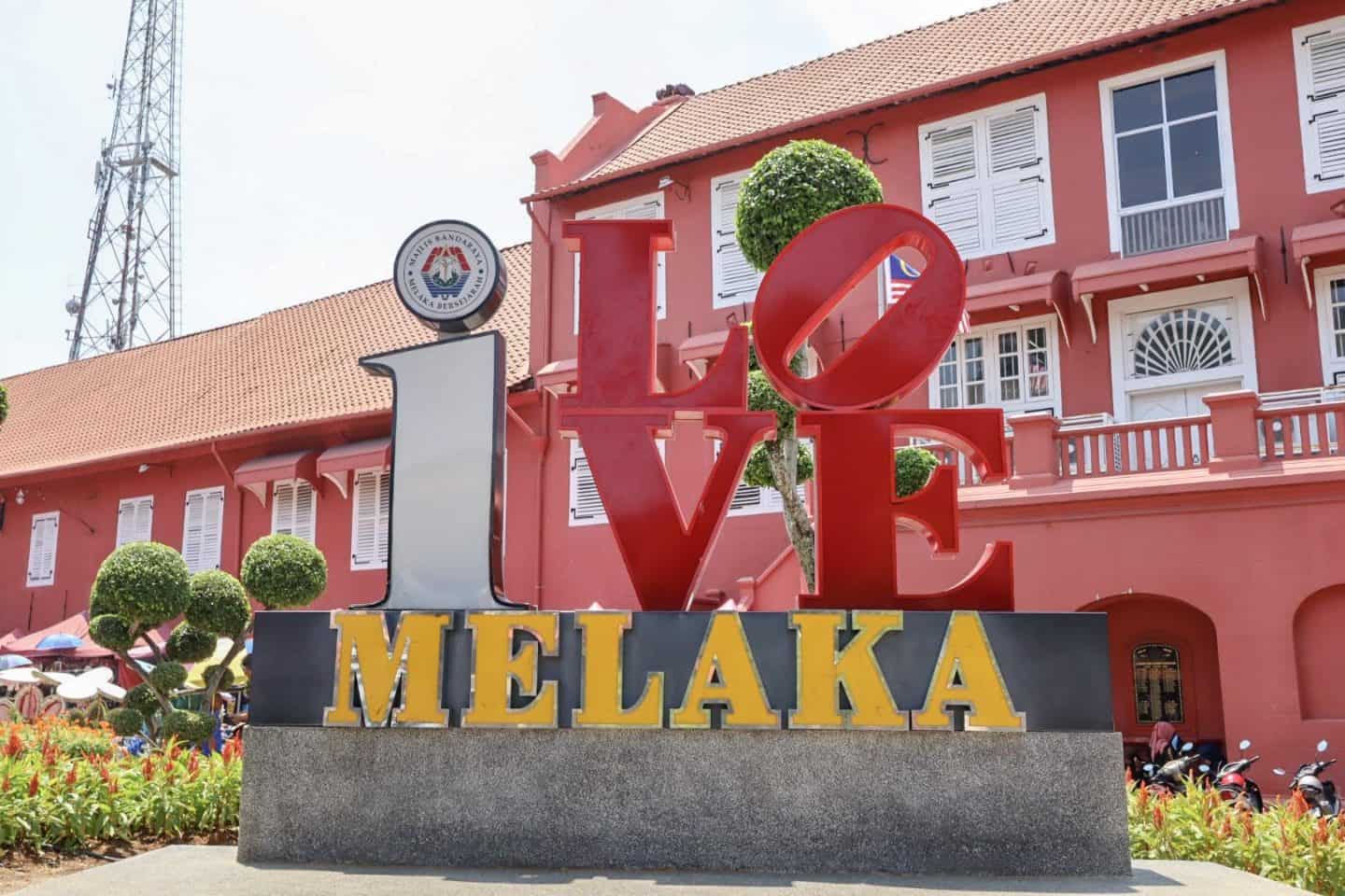things to do in Melaka Malaysia, l love mekala sign