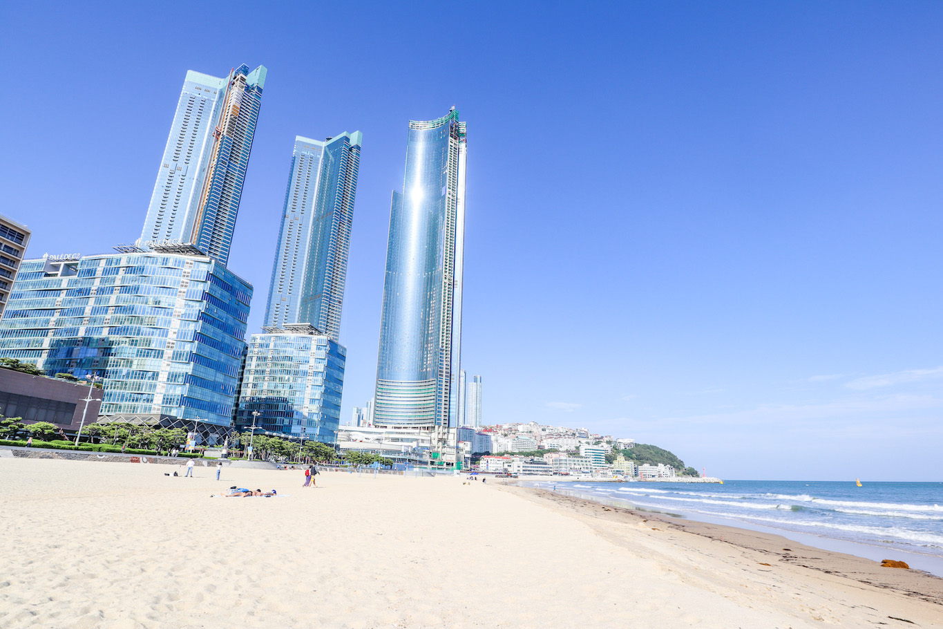 The Wandering Quinn Travel Blog Things to do in Busan, Haeundae Beach Busan