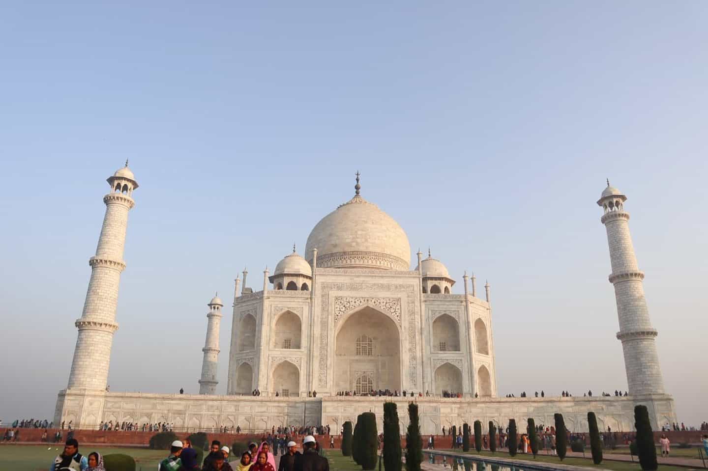 taj mahal in the morning with blue sky | 2 week India itinerary
