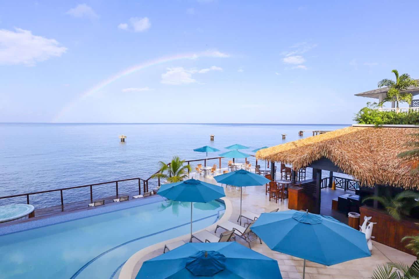 Dominica travel guide, Fort Young Hotel Roseau Dominica Swimming pool and ocean view with rainbow