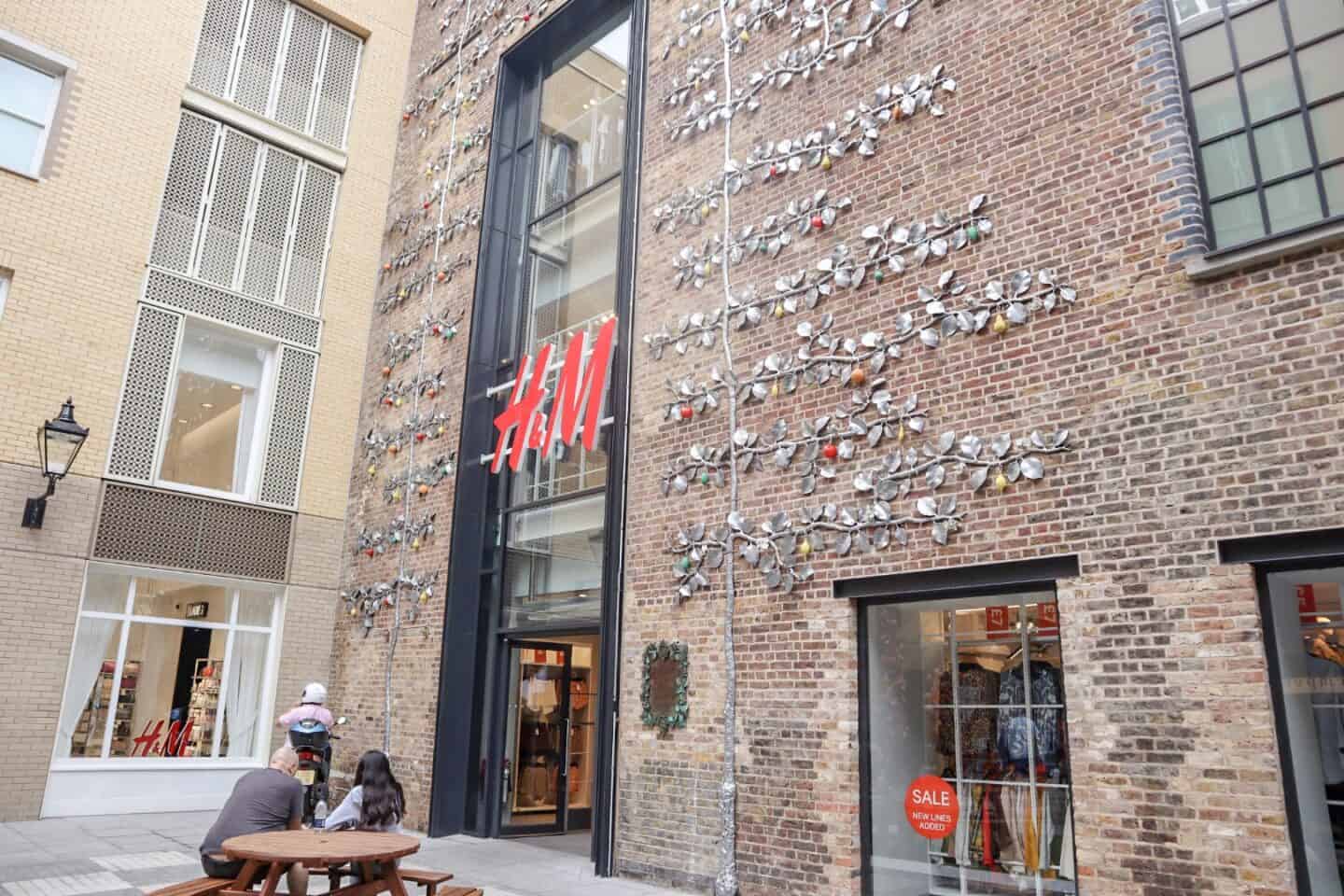 H&M in Covent Garden from outside | covent garden london guide