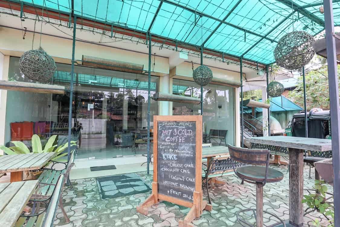 outside chairs in Star Beans Cafe in Mirissa | best cafes in Mirissa