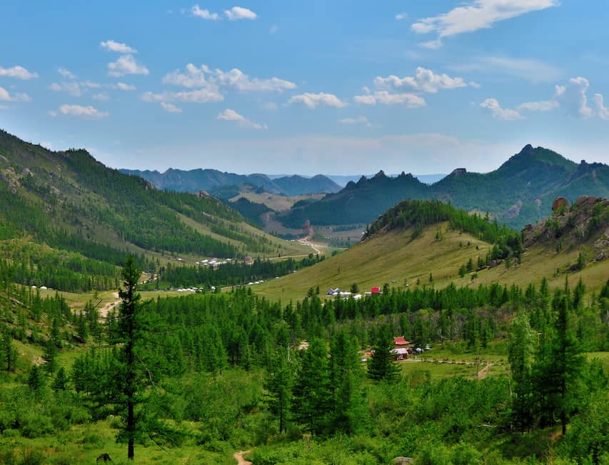 Green landscape in Mongolia weather | best places to travel in Asia in July and August