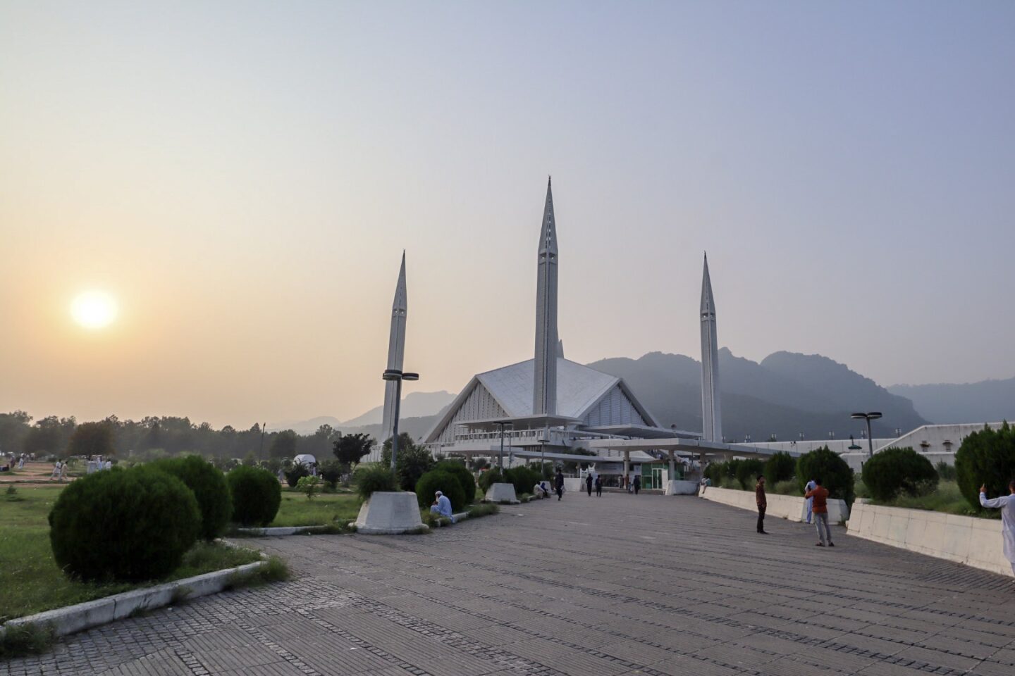 Pakistan itinerary, Faisal Mosque Islamabad sunset
