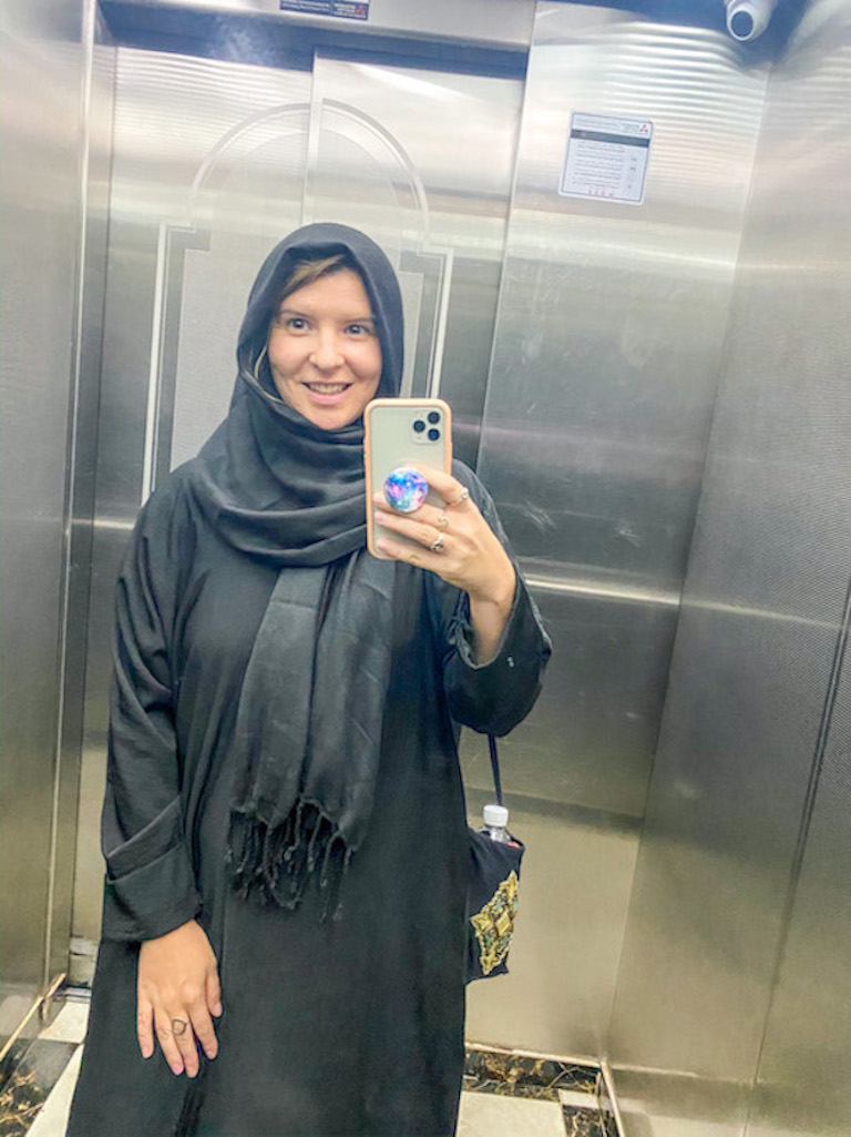 what to wear in Saudi Arabia, black abaya