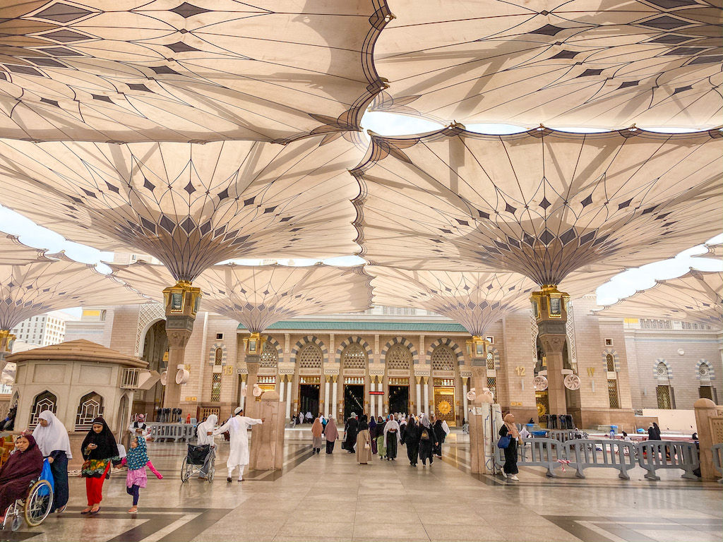 things to do in Madinah, Al-Masjid a Nabawi