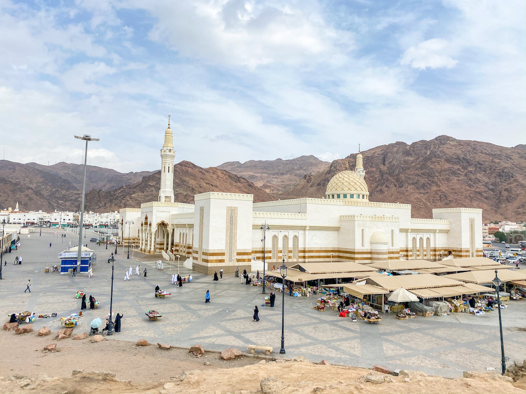 things to do in Madinah, Uhud Mountain and Mosque