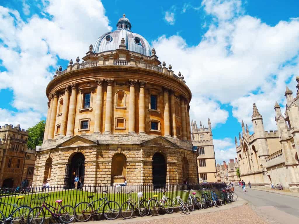 Oxford Building Blue Sky Day | Day trips from London by Train