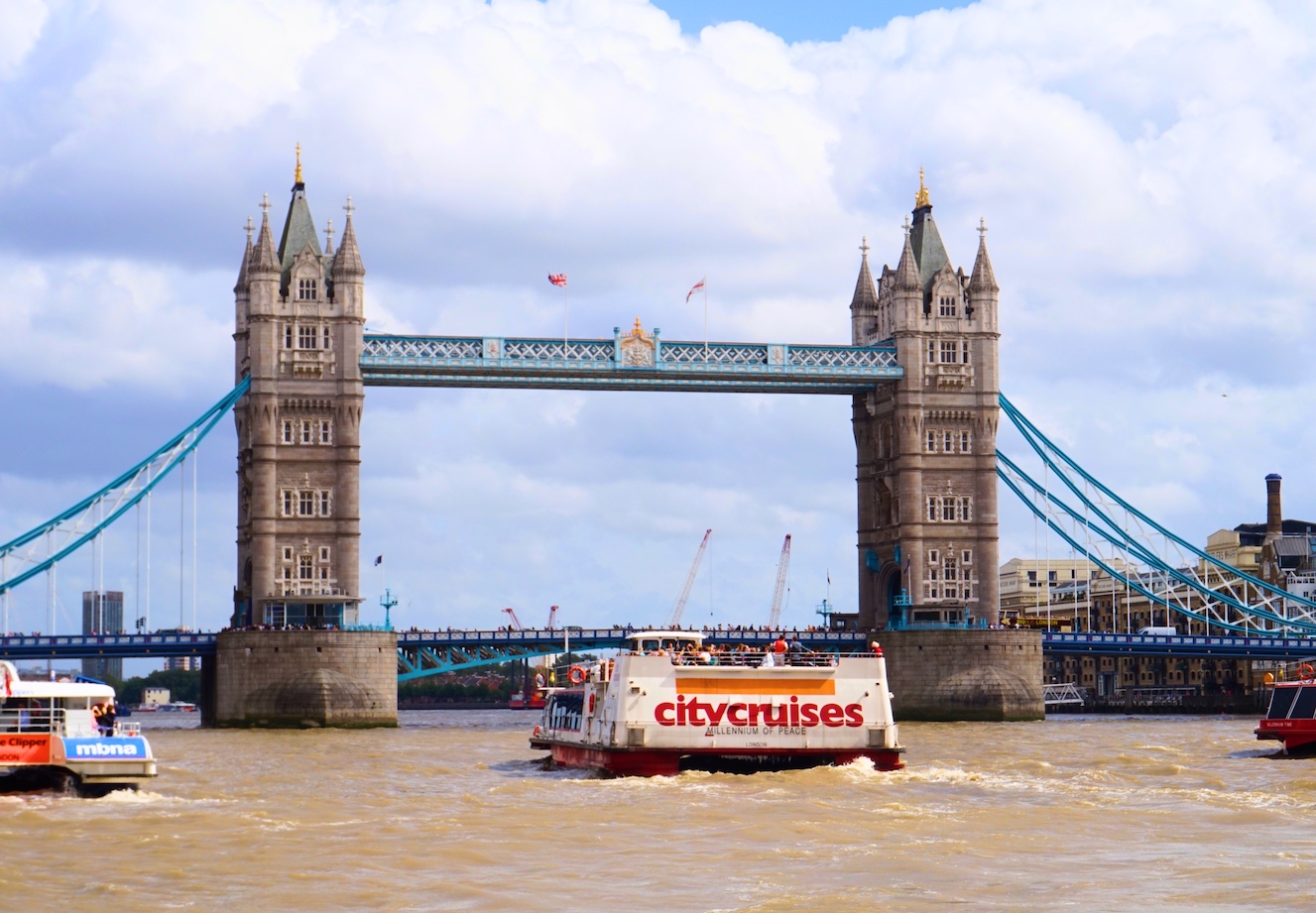 things to do in winter in London, River Thames Cruise