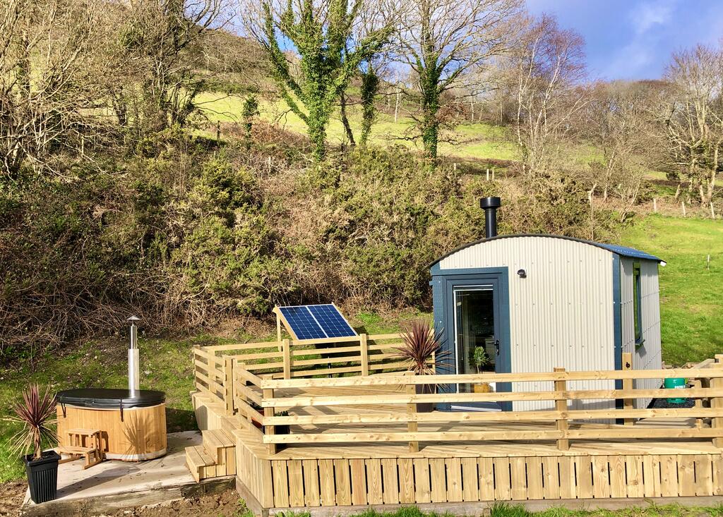 Mid Wales Luxury Glamping hut outside, glamping pod with hot tub wales