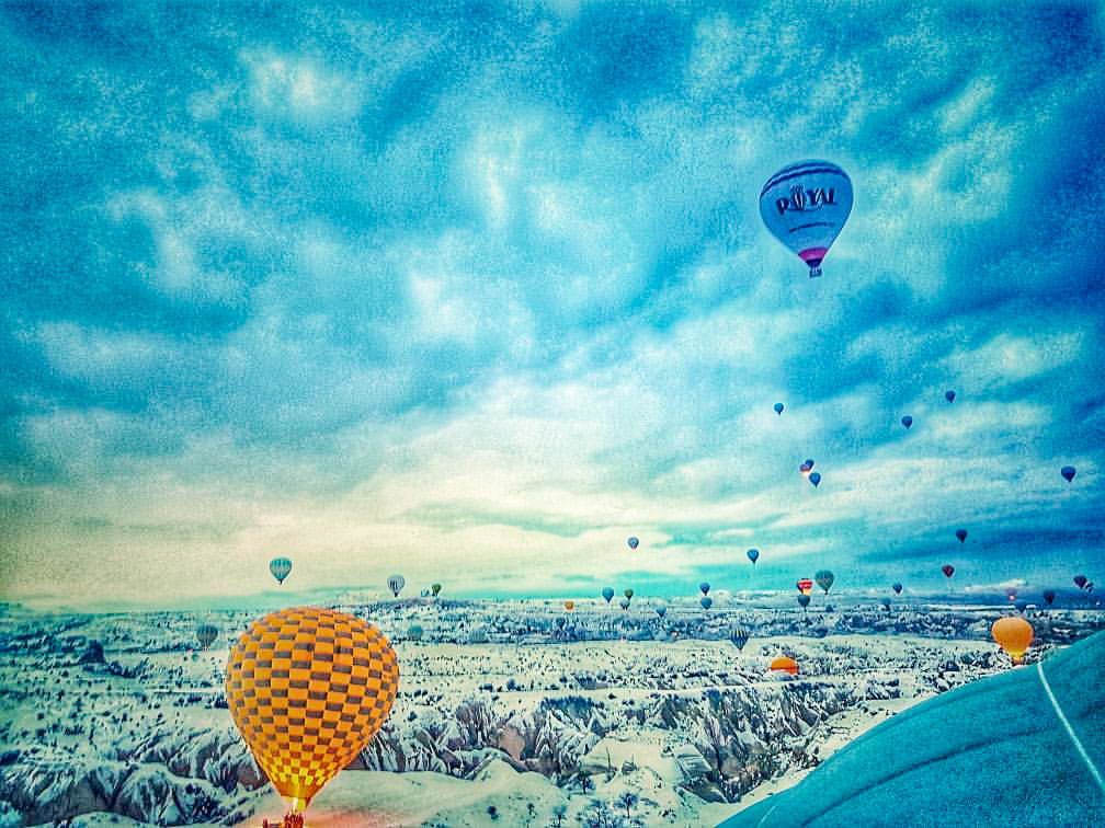 best time to visit Cappadocia, snow and hot air balloons