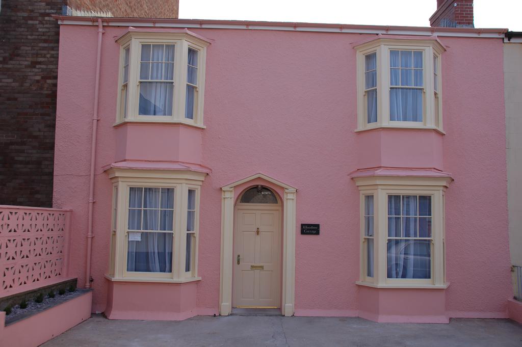 Woodbine Cottage Tenby Pink Exterior