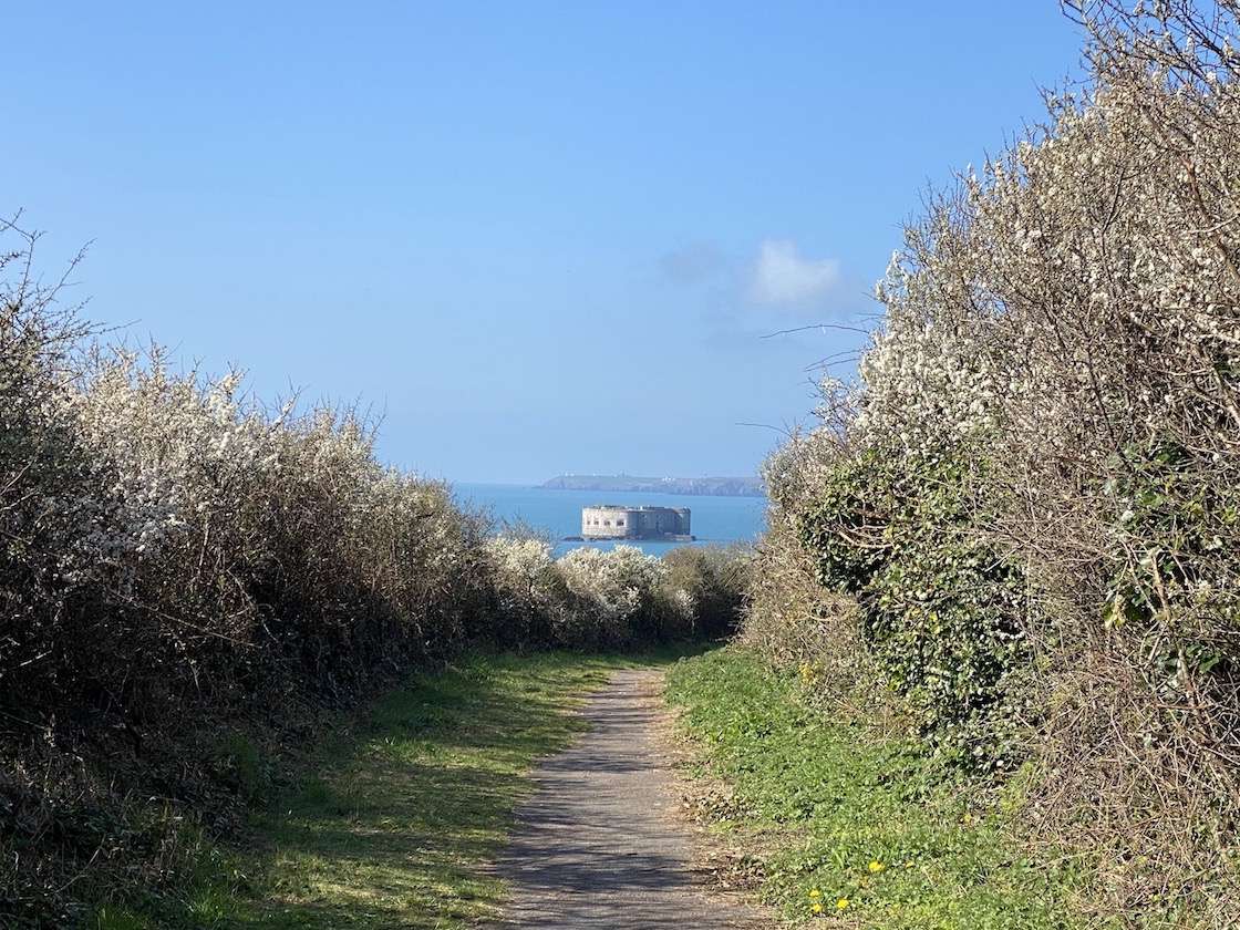 footpath to Stack Rock Fort