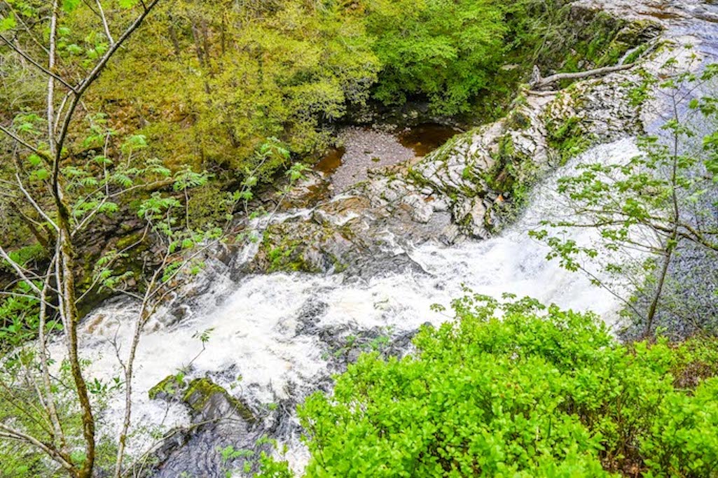 Sgwd Isaf Clun-Gwyn, Brecon Beacons Waterfalls Walk