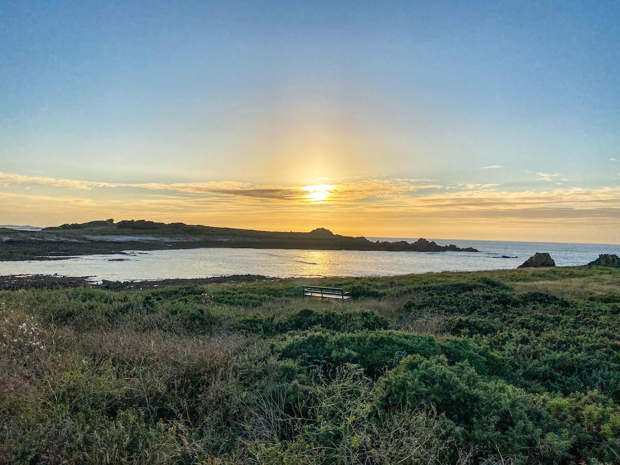 Things to do on Guernsey, Cobo Bay Sunset