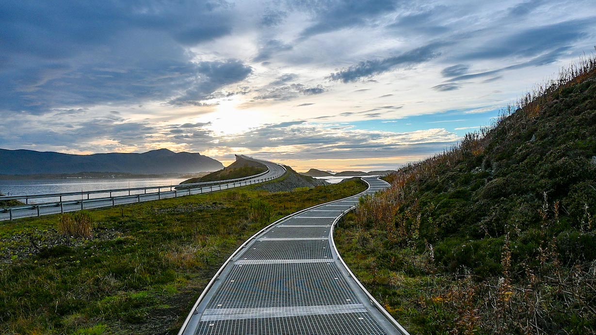 Atlantic Ocean Road Norway, walkway