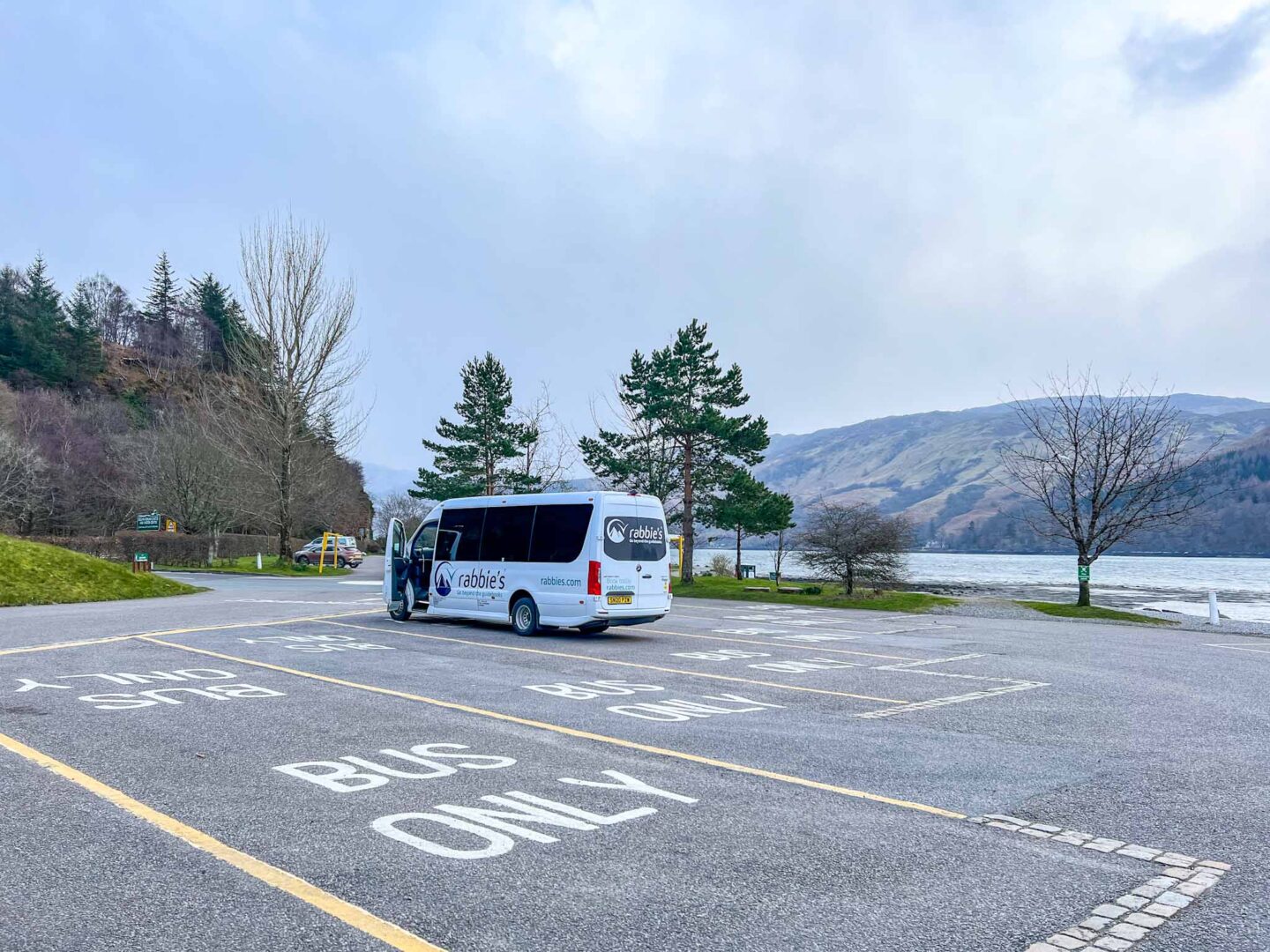 Isle of Skye tour, Rabbies Coach in car park