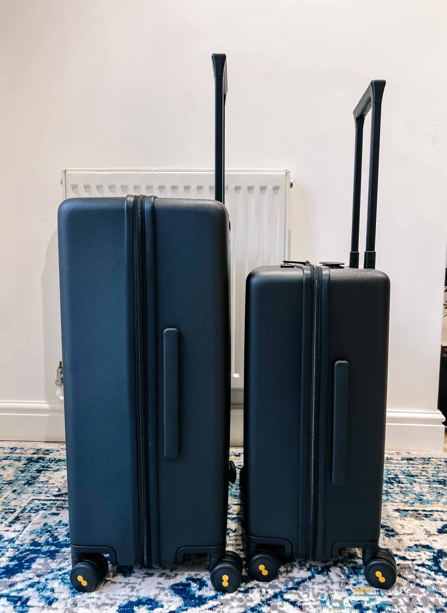 LEVEL8 luggage review, textured set from the side showing depth