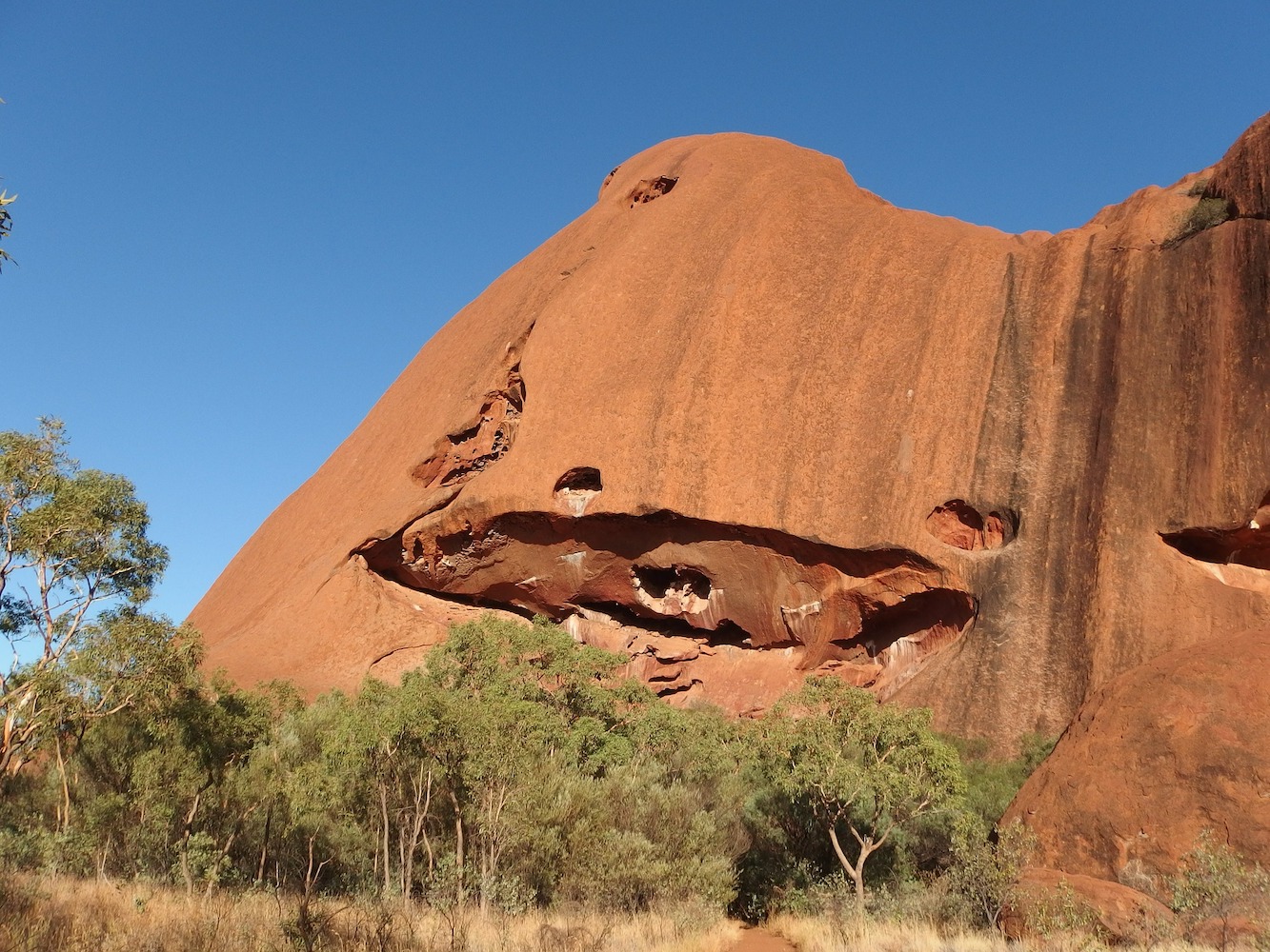 Things to do in Northern Territory, Uluru caves