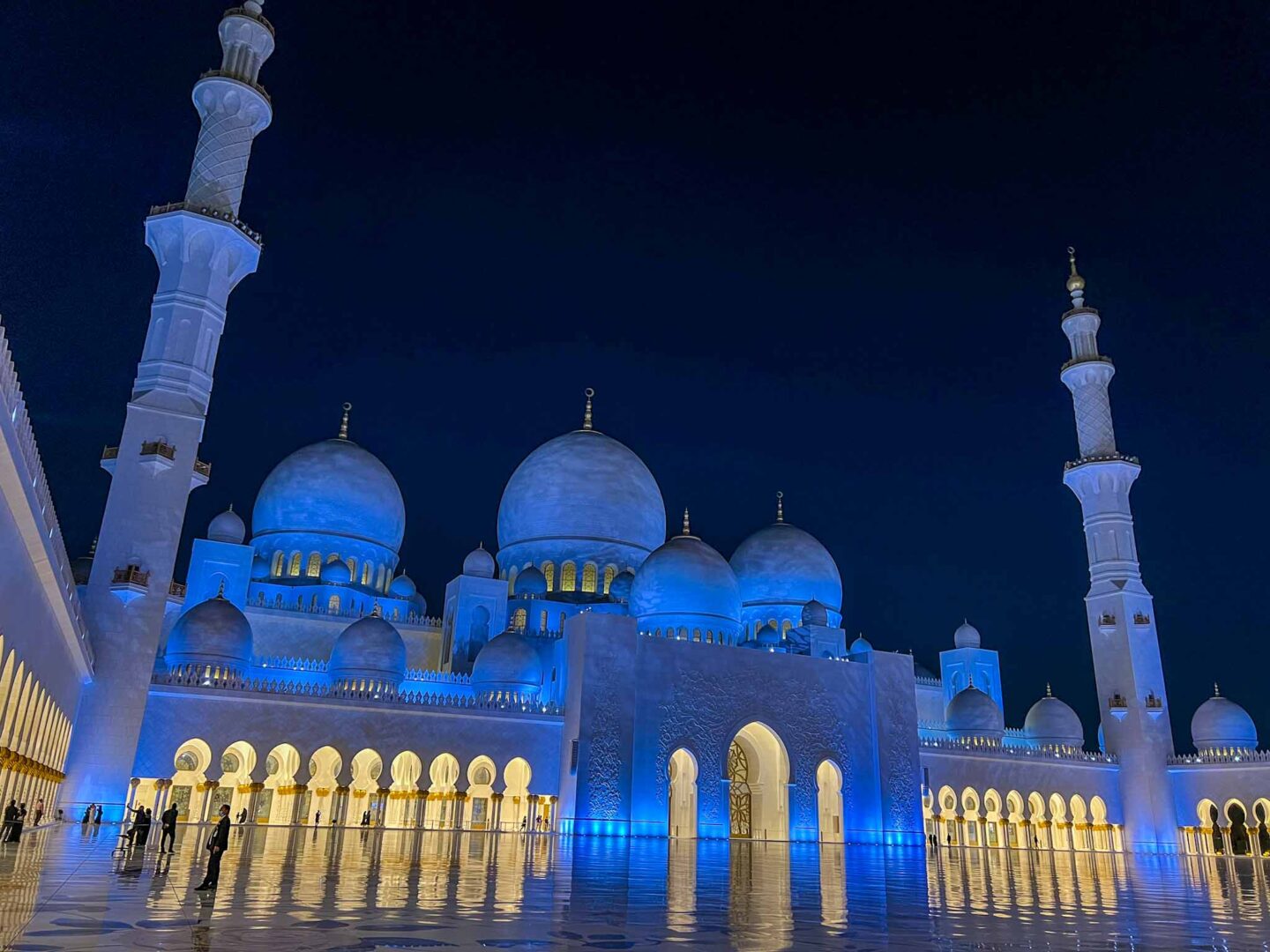 Places to visit in Abu Dhabi, Sheikh Zayed Mosque domes at night