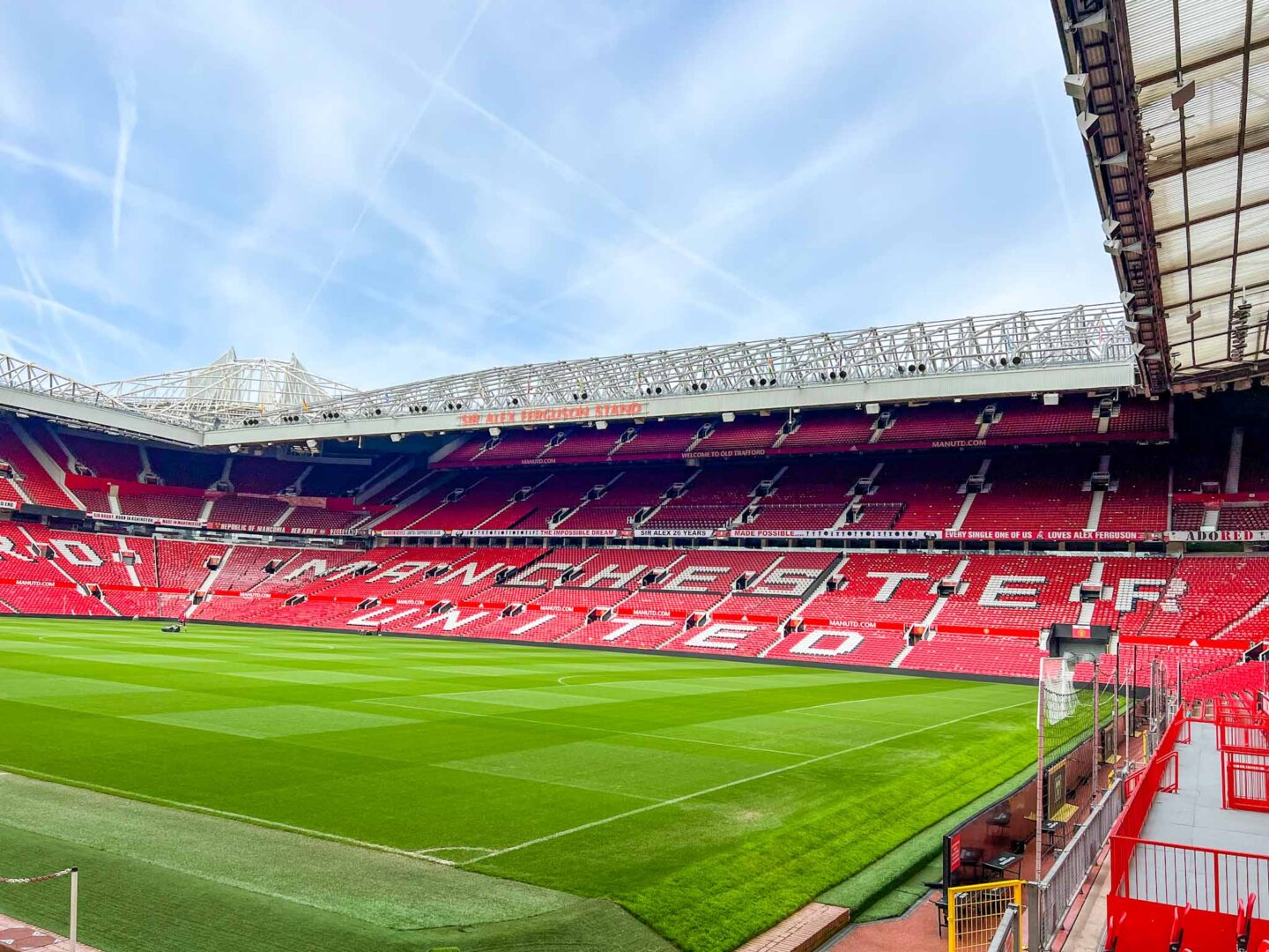 Manchester United Stadium Tour, corner photo of pitch
