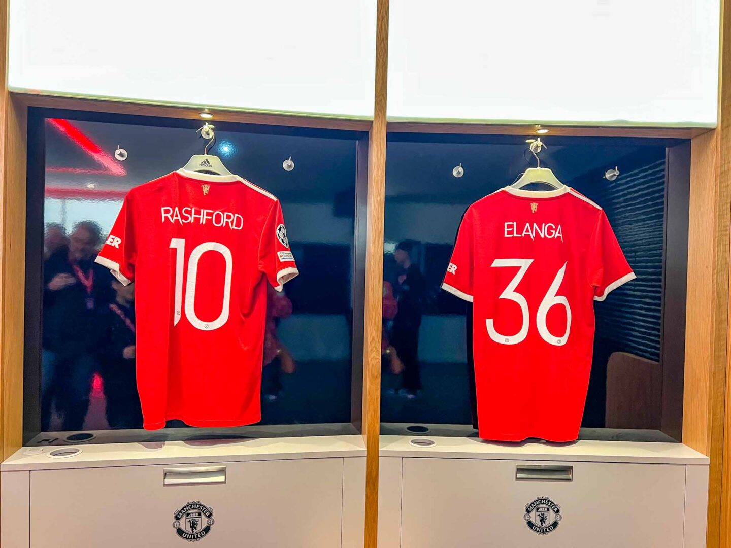 Manchester United Stadium Tour, Ronaldo t-shirt in changing room