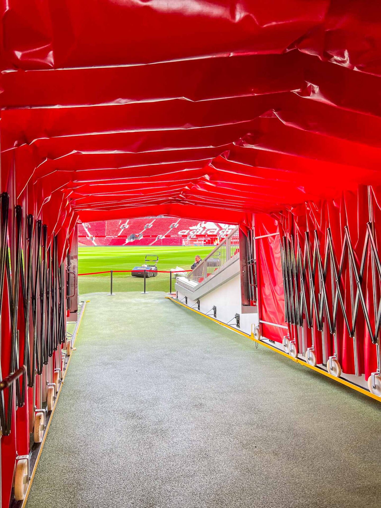Manchester United Stadium Tour, players tunnel