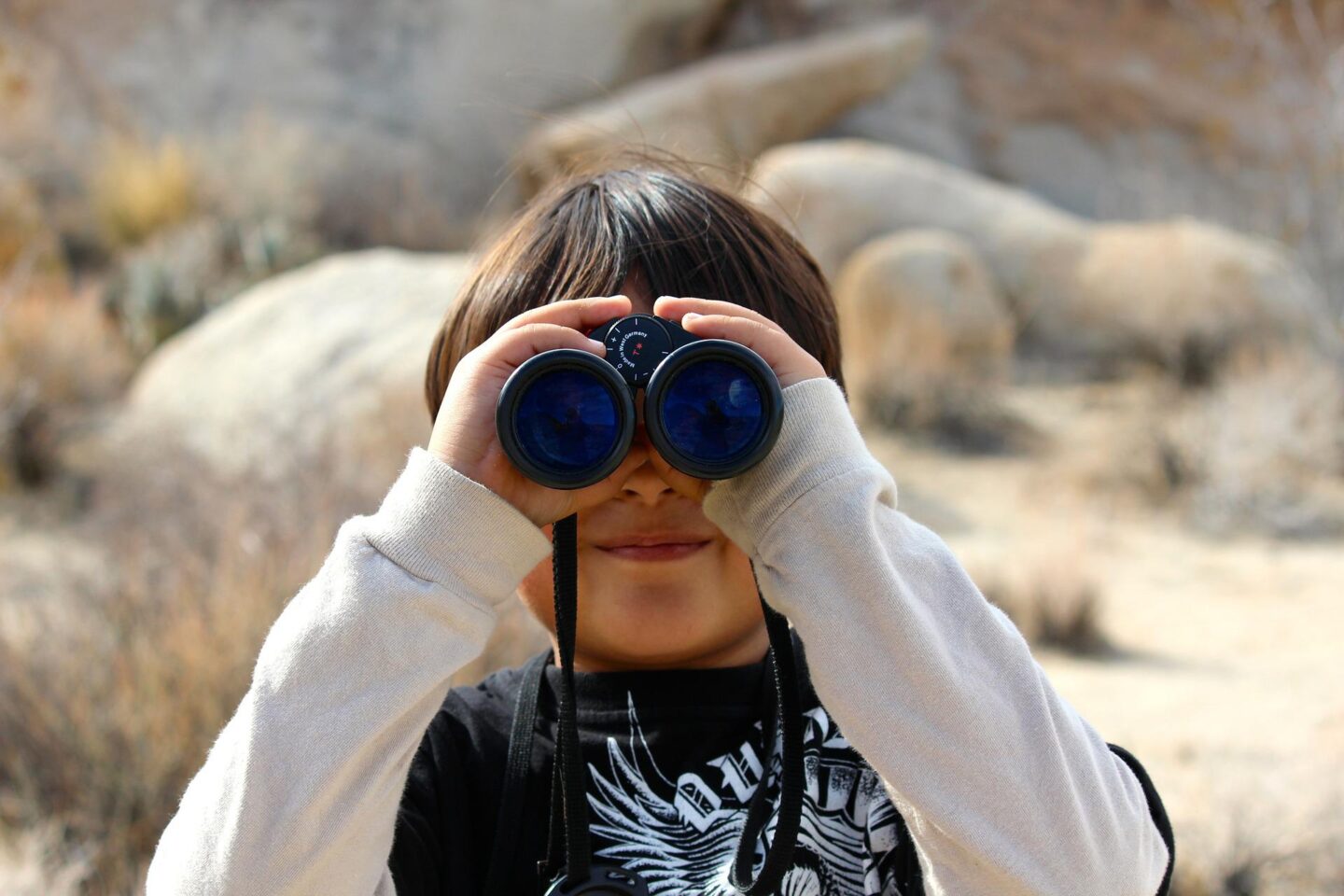  how to protect wildlife, binoculars