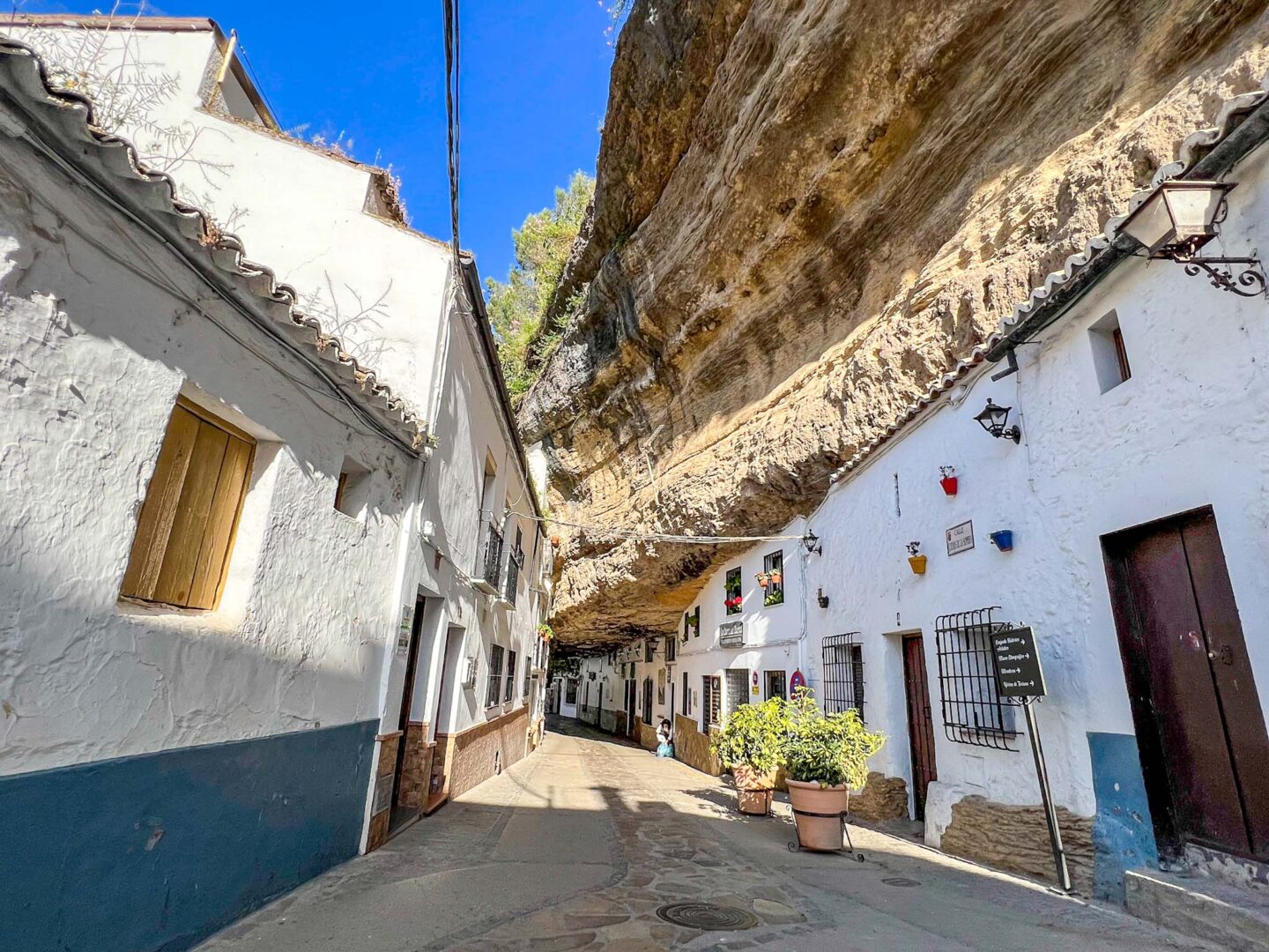 Southern Spain itinerary, Setenil de las Bodegas buildings in rock