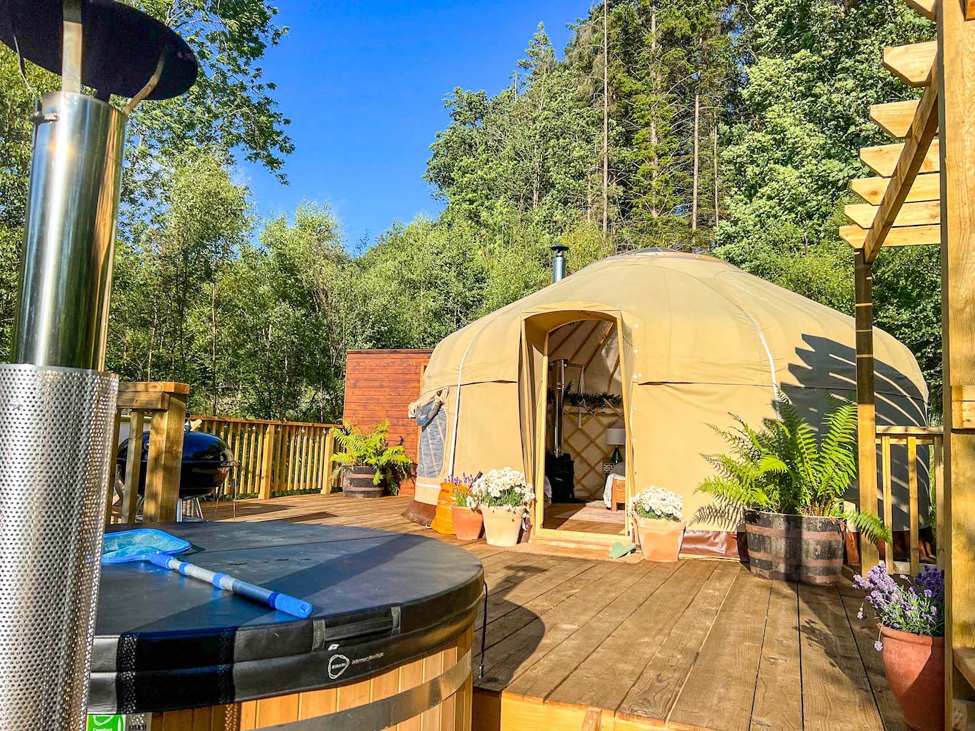 The Wandering Quinn Travel Blog Glamping in Yorkshire, Ash Yurt Yurtshire with hot tub