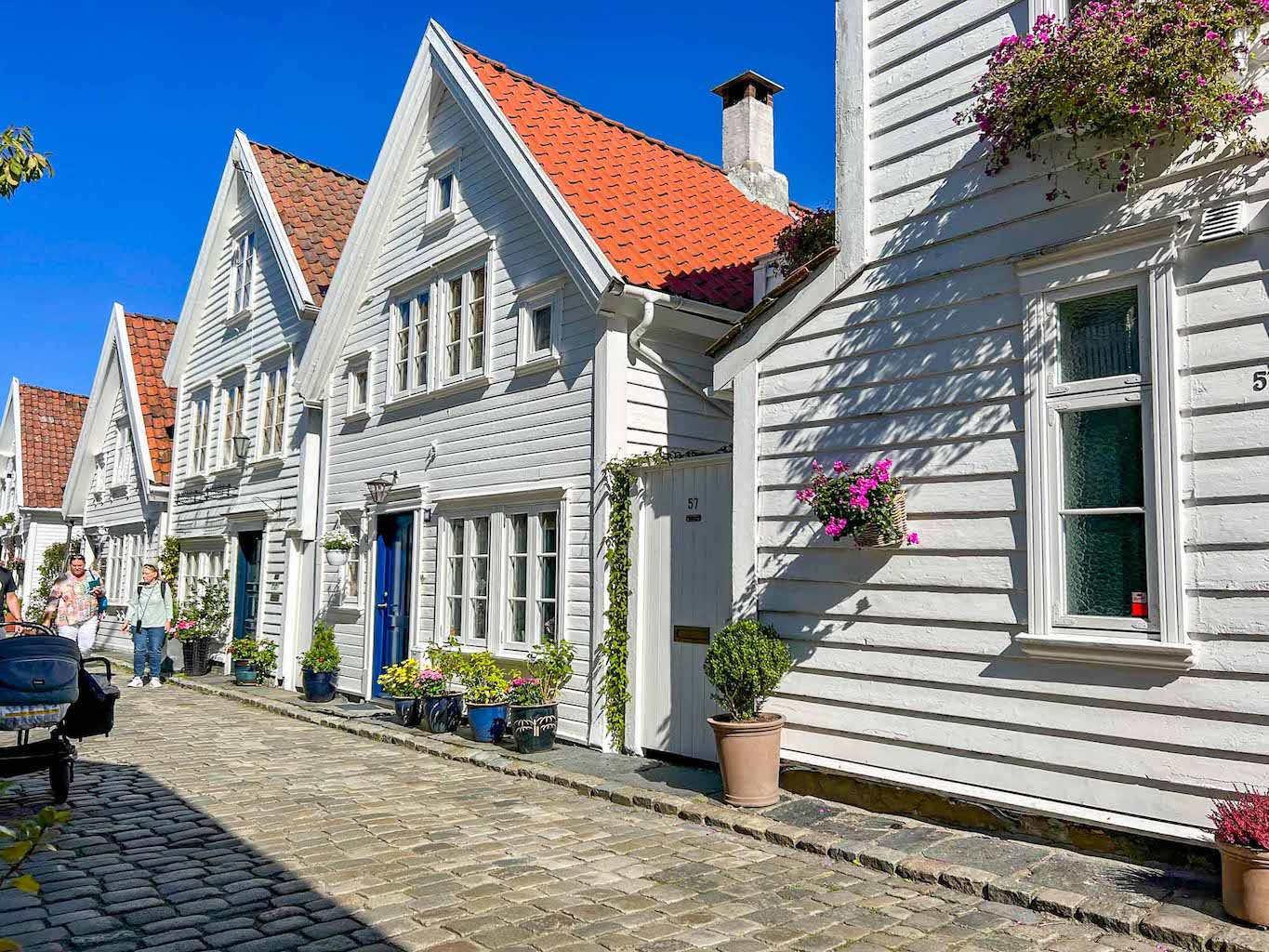 things to do in Stavanger, Gamle Stavanger White Wooden houses