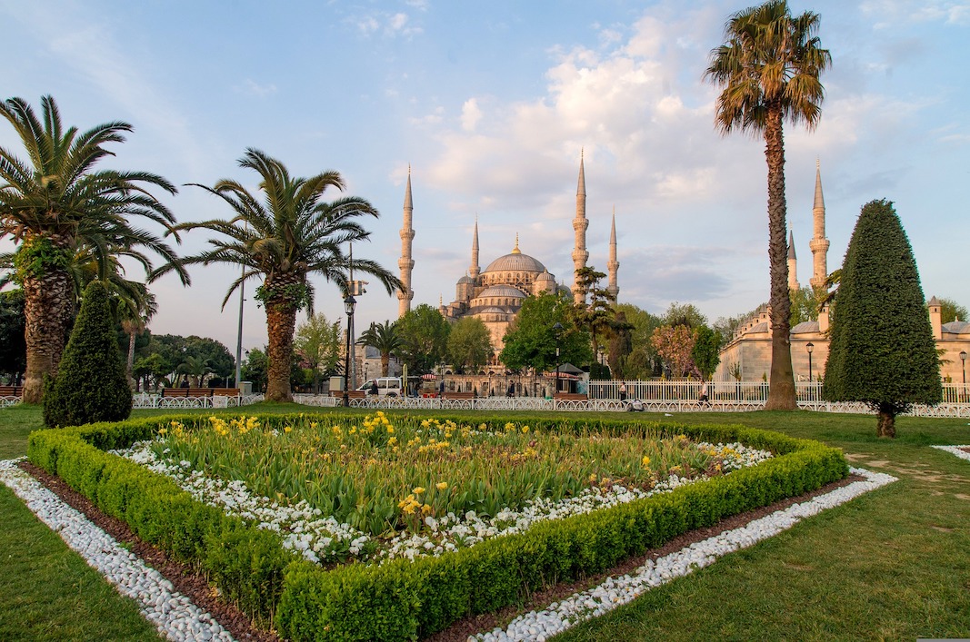 Sultanahmet Square with blue mosque, Things to do in Istanbul