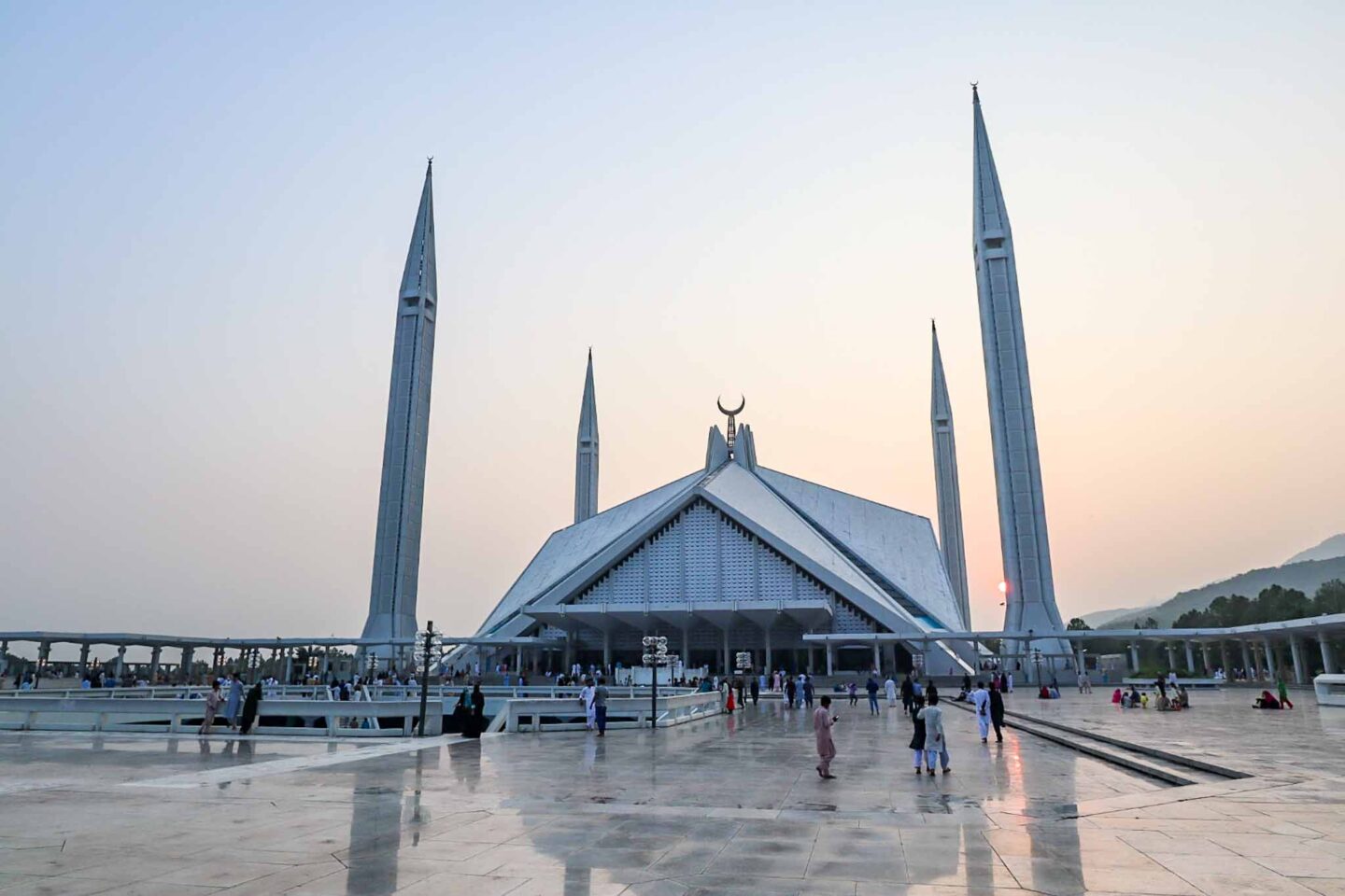 The Wandering Quinn Travel Blog Faisal mosque sunset, 2 week women's Pakistan group tour