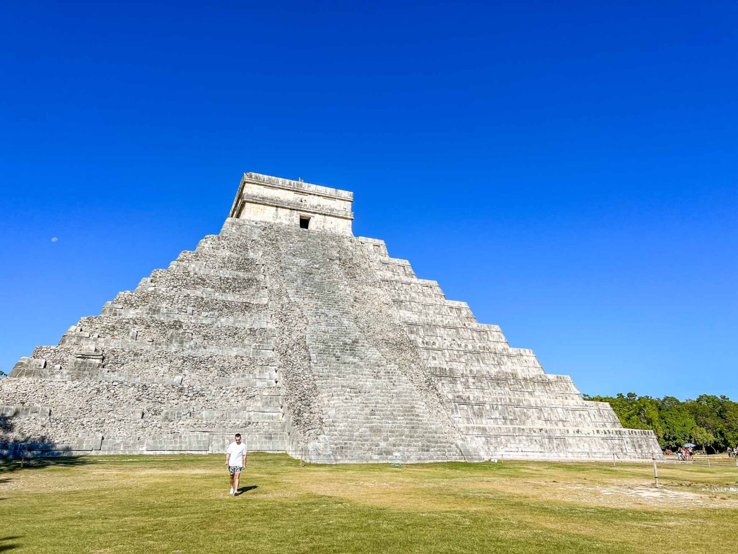 Chichen Itza with blue sky, Yucatan Road Trip, 1 week Mexico itinerary, 