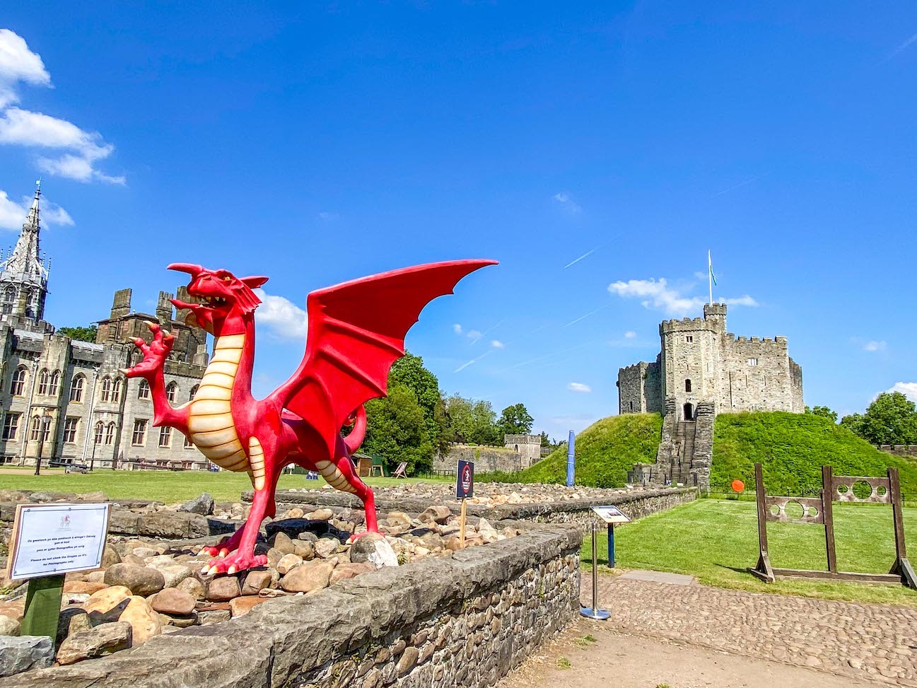Cardiff Castle, places to go in Wales by train,