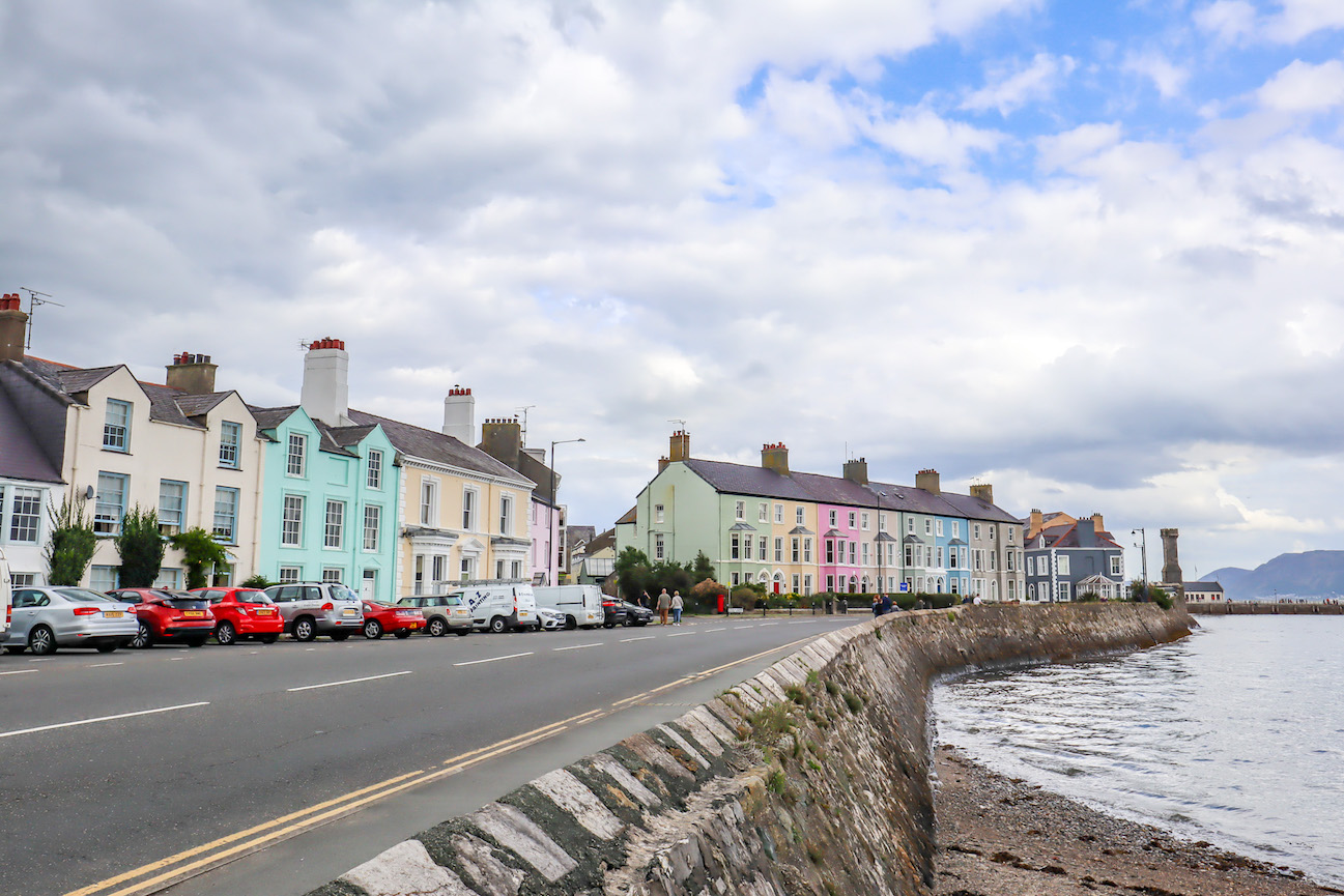 famous place in wales, Beaumaris colorful houses