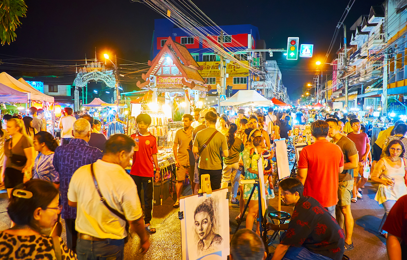 Saturday Night Market, Chiang Mai, attractions in chiang mai