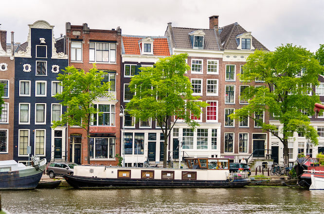 travelling to Amsterdam from UK without flying, houses in Amsterdam